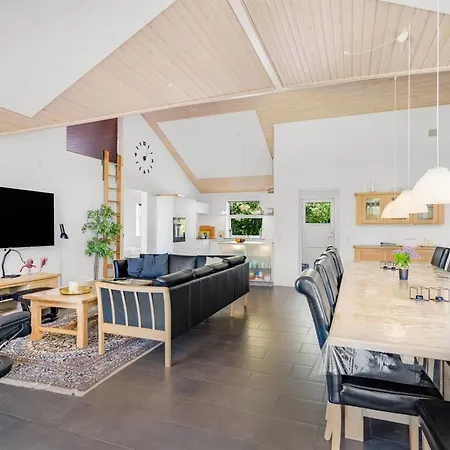 Ahto - 600m To The Fjord By Interhome Højslev